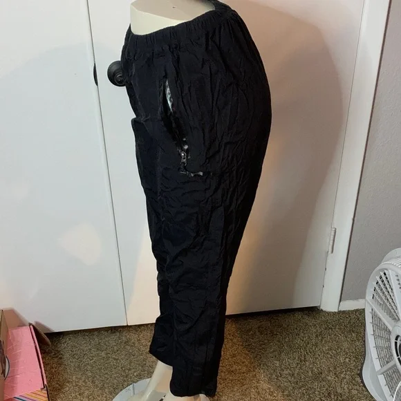 REI windbreaker pants. - Picture 2 of 4